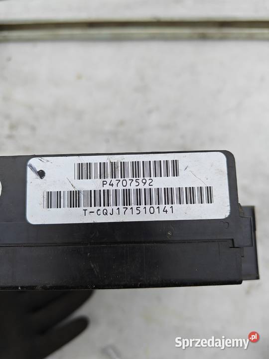 Sprzedam skrzynkę bezpieczników do Chryslera wyposażenie elektryczne sprzedam