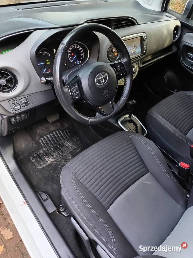 Sprzedam Toyotę Yaris 3 hybryda Izabelin C