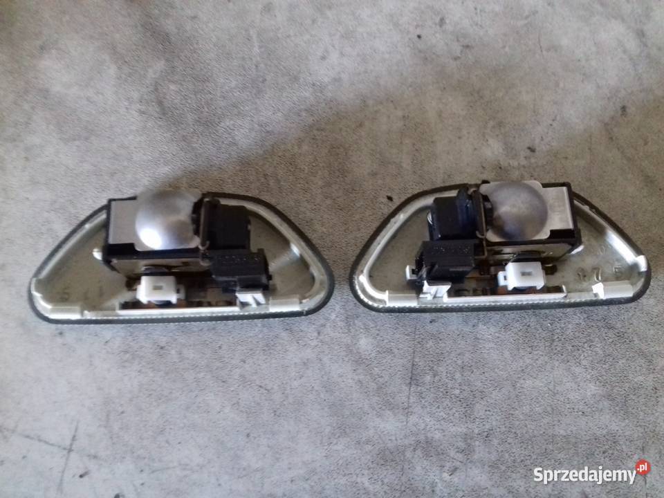 Audi a4 b5 lampki oświetlenia wnętrza tył lubelskie Szczebrzeszyn sprzedam