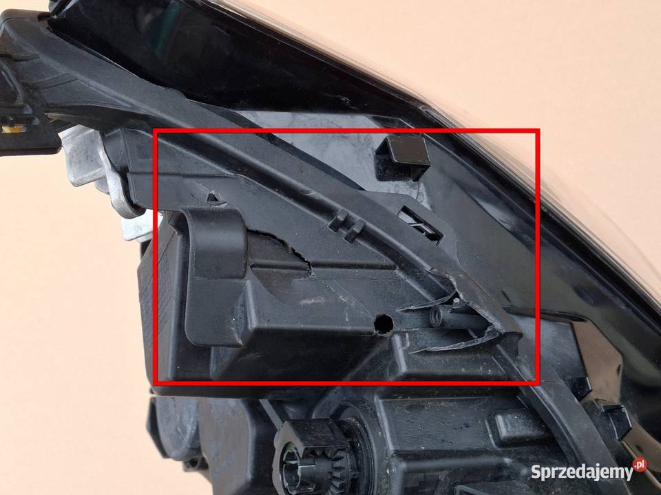 VW GOLF VIII 8 REFLEKTOR PRAWY LED LAMPA PRAWA Bieleń sprzedam