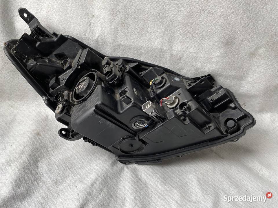 Lampa lewy przód Toyota Yaris III Lift 1719 Rok produkcji 2018