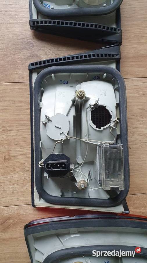 Lampy BMW e34 sedan komplet Lusowo sprzedam