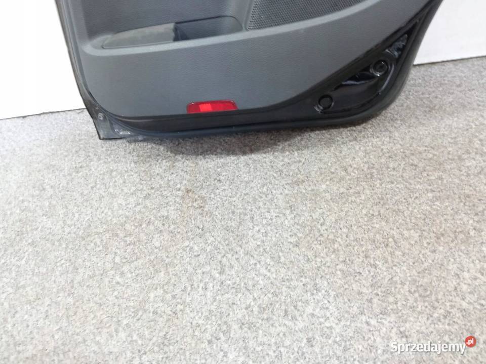 DRZWI PRAWE TYŁ SEDAN LC9X MK5 Volkswagen Jetta