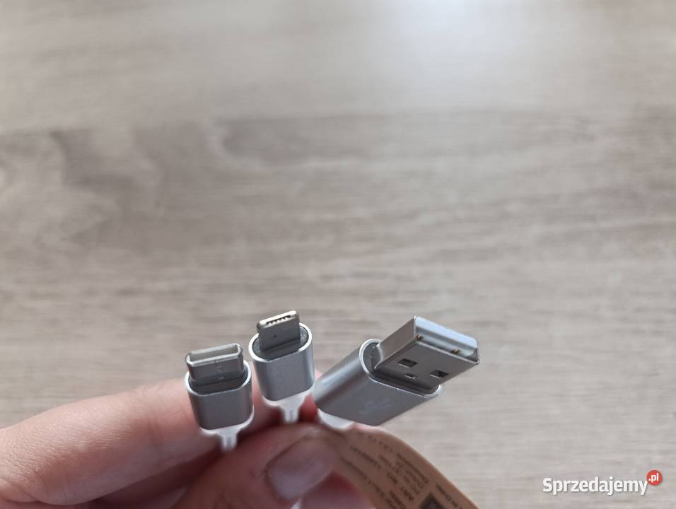 Kabel do ładowania 3w1 z kółkiem na klucze Kwidzyn