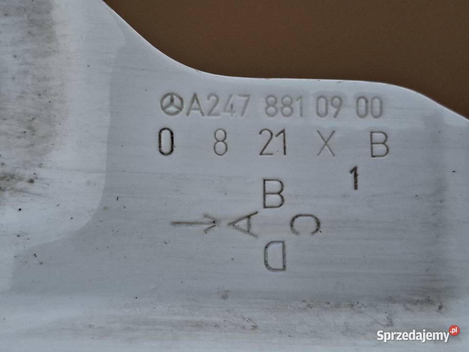 MERCEDES BKLASA W247 BŁOTNIK LEWY PRZÓD ORYGINAŁ Kargowa