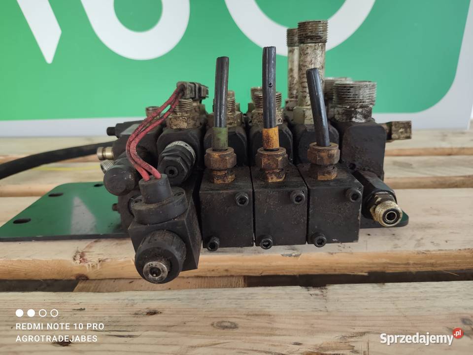 Rozdzielacz hydrauliczny 1686810 Cat TH 62 Wilkowo