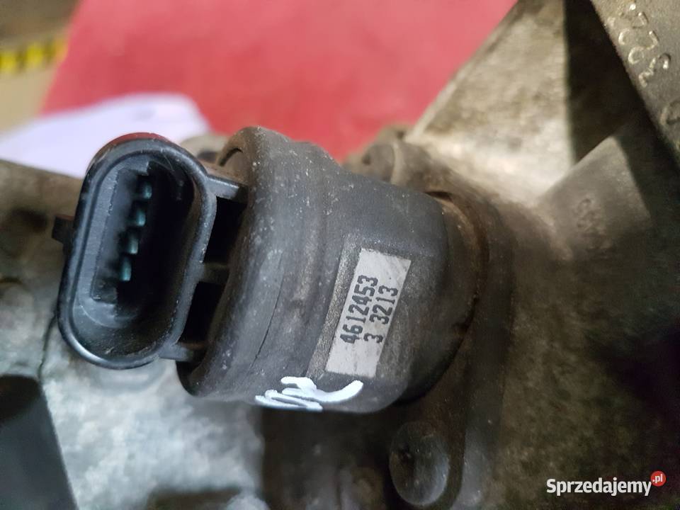 CHRYSLER LE BARON 25 GAZNIK WTRYSKIWACZ Turek