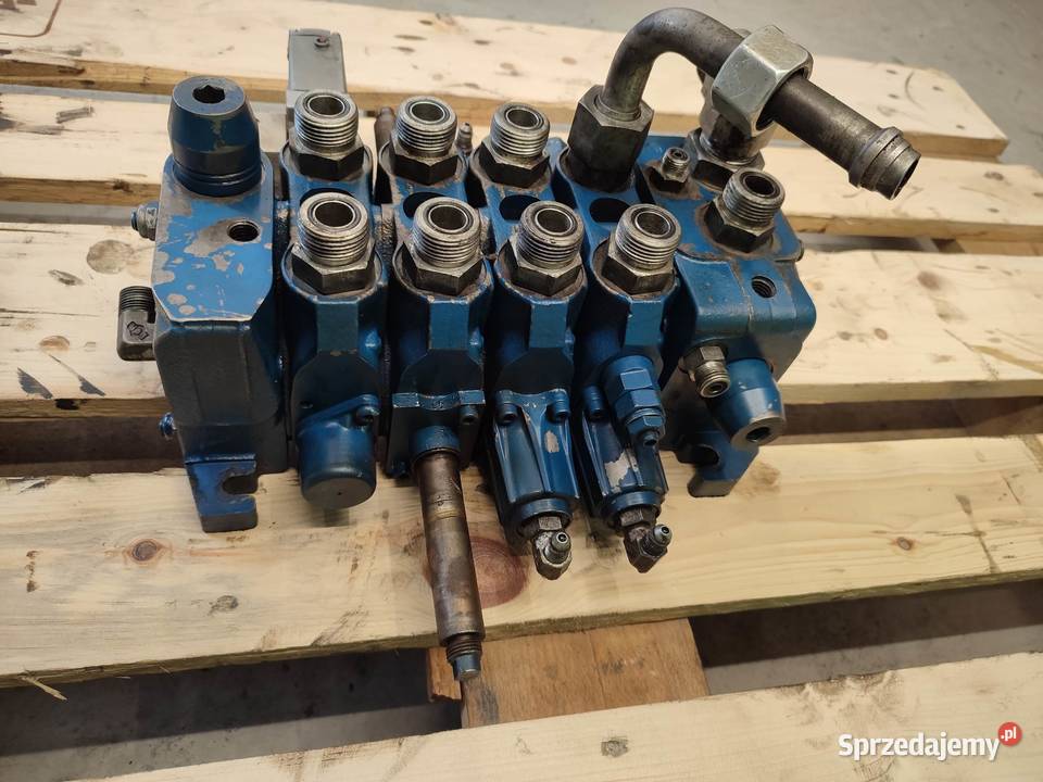 Rozdzielacz hydrauliczny Holland LM 5090 ASX01 wielkopolskie Wilkowo