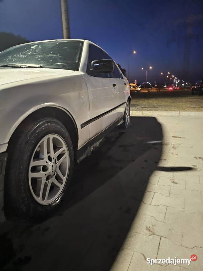 BMW E36 16 Benzyna 1993 Sedan / Limuzyna