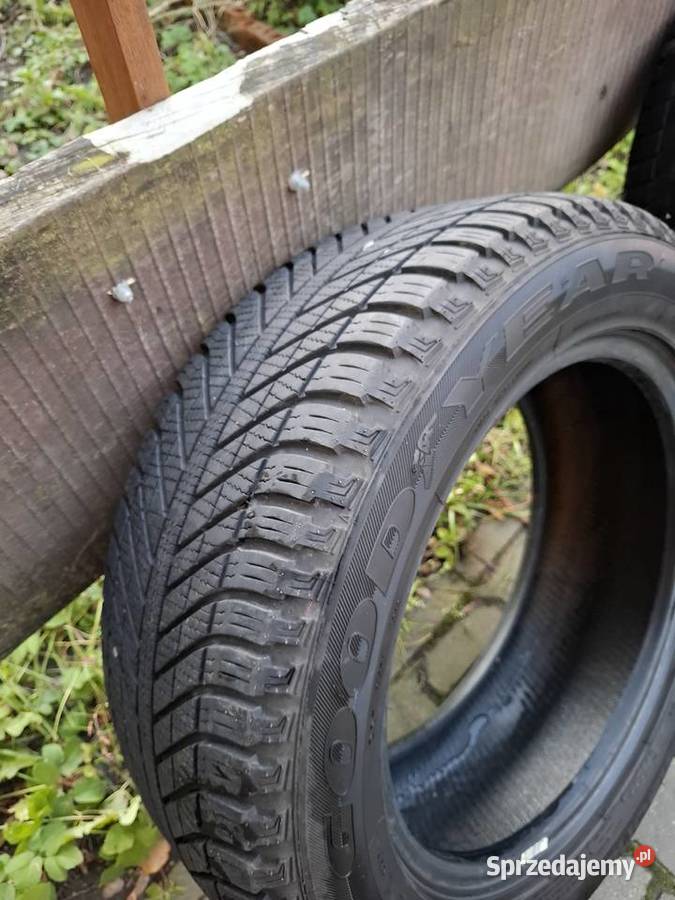 Opony Goodyear 23555 R17 zimowe Myszków