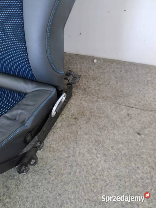 FOTELE III RZĄD TYŁ PRAWY LEWY OPC PÓŁSKÓRA B