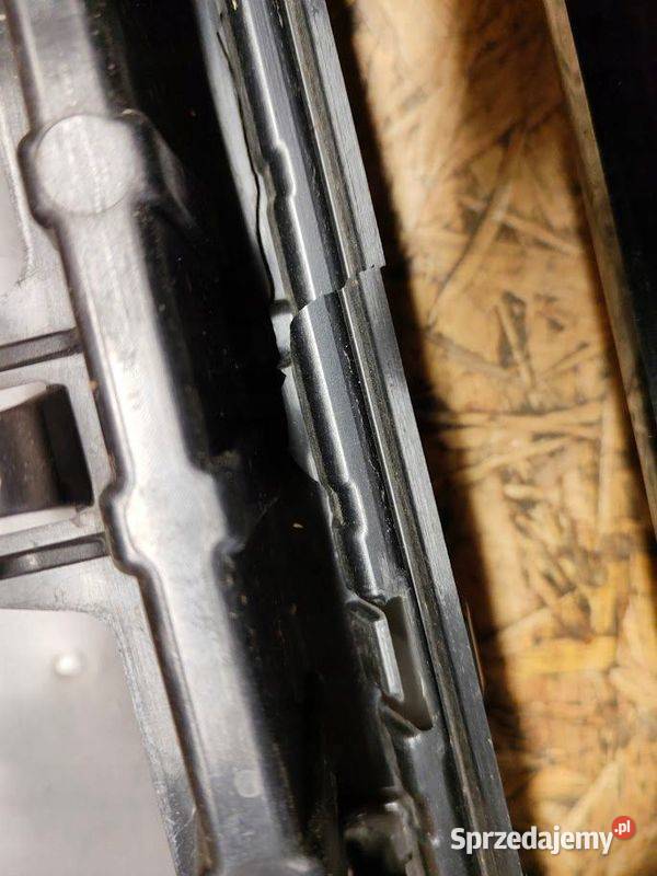 Kratka Środkowa Zderzak Przód BMW X1 U11 MPakiet osobowe Pleszew