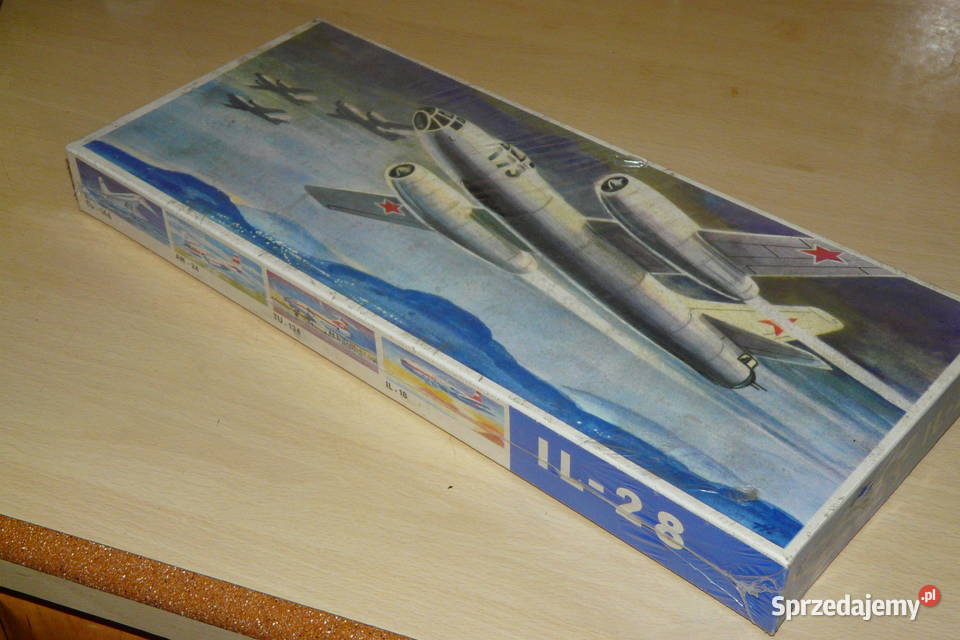 Model Samolotu IŁ28 1100 Veb Plasticart