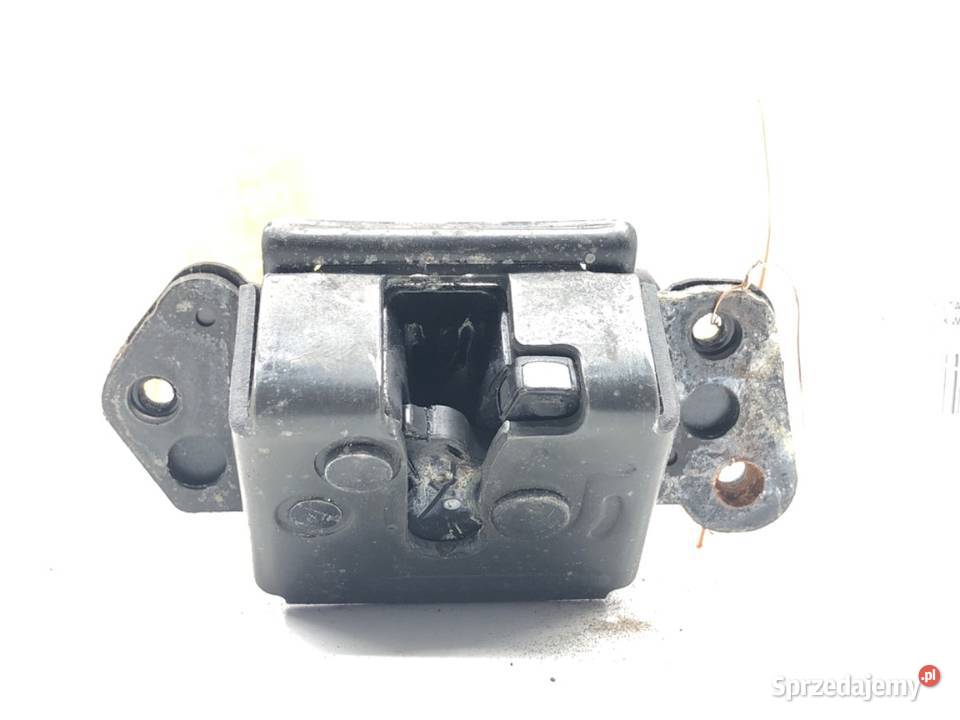 ZAMEK KLAPY TYŁ TOYOTA YARIS II Hatchback 0514 sprzedam