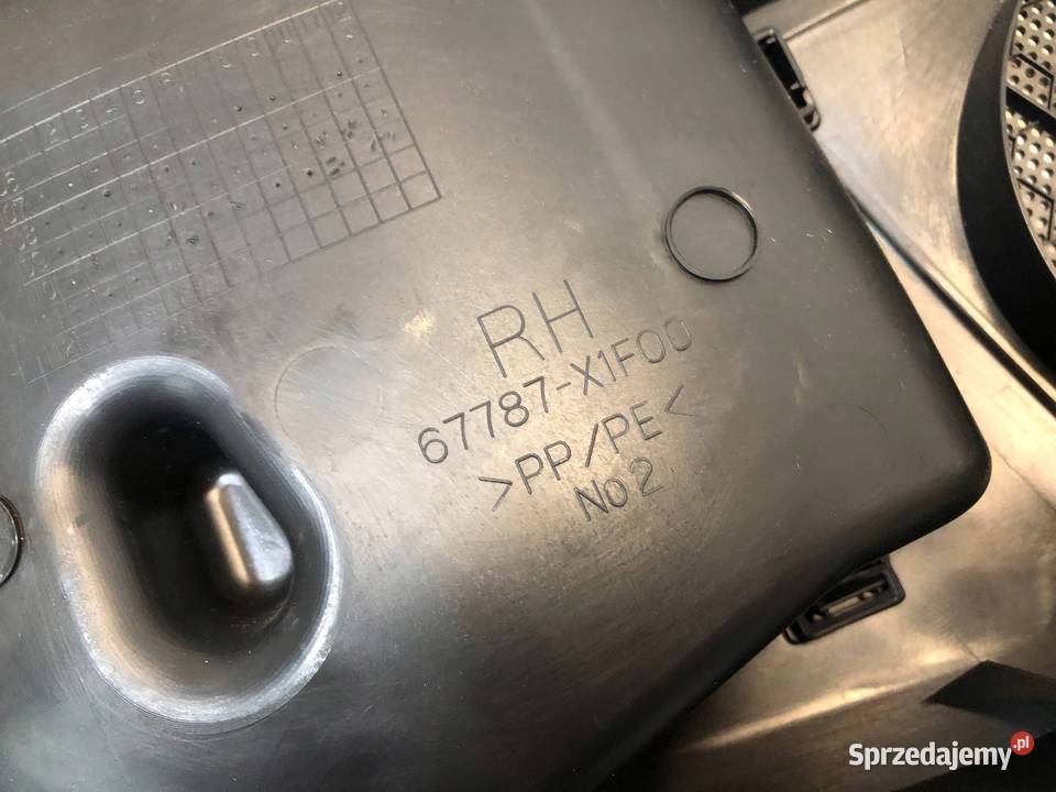 Toyota Auris I E15 Lift 12r Boczek Tapicerka Skarżysko-Kamienna sprzedam