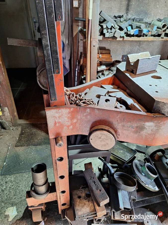 Masywna prasa hydrauliczna 30 ton
