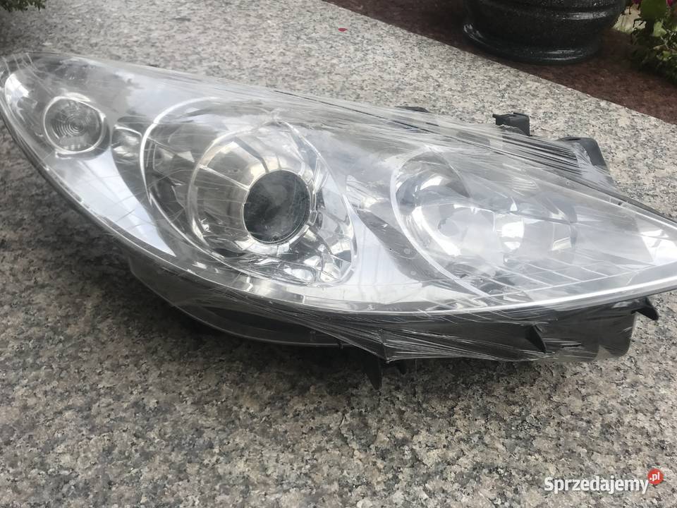 Nowy Reflektor Prawy TYC Peugeot 307 20 B223 RH Rok produkcji 2004 Wrocław