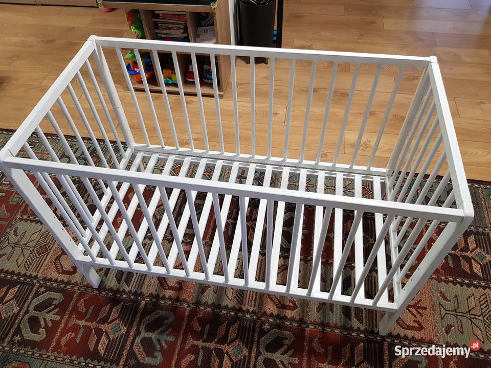 Łóżeczko drewnian z materacem Żołynia