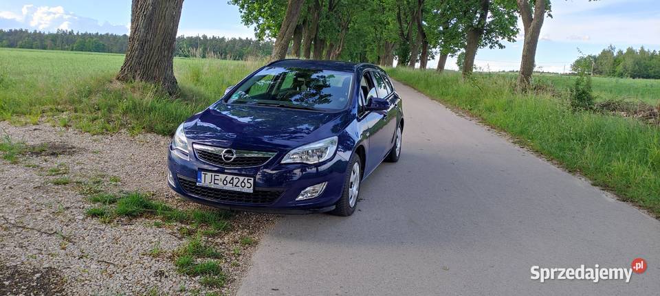 Opel Astra 17 Isuzu 110KM Samochody osobowe świętokrzyskie Sędziszów