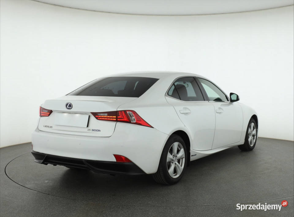 Lexus IS 300h automatyczna