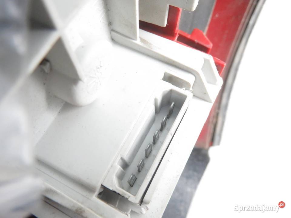 LAMPA PRAWA TYLNA AUDI A3 8L1