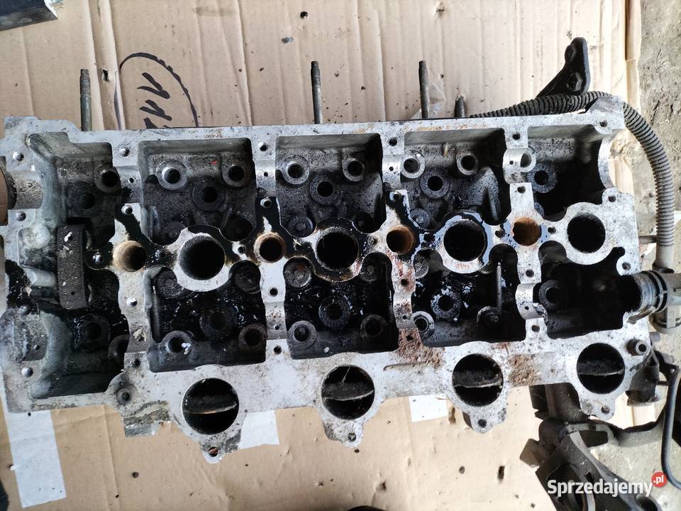 głowica silnika 22 HDI citroen C5 C8 peżot 607
