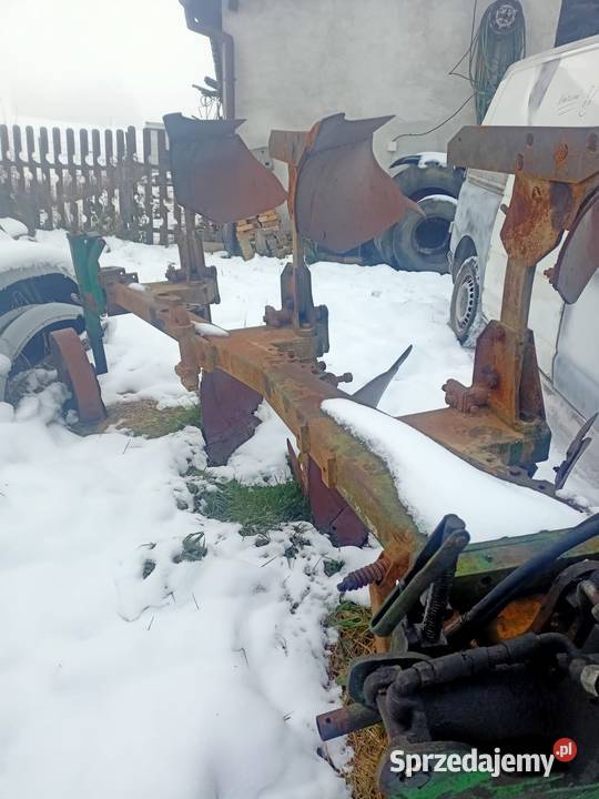 Pług 3 skibowy obrotowy