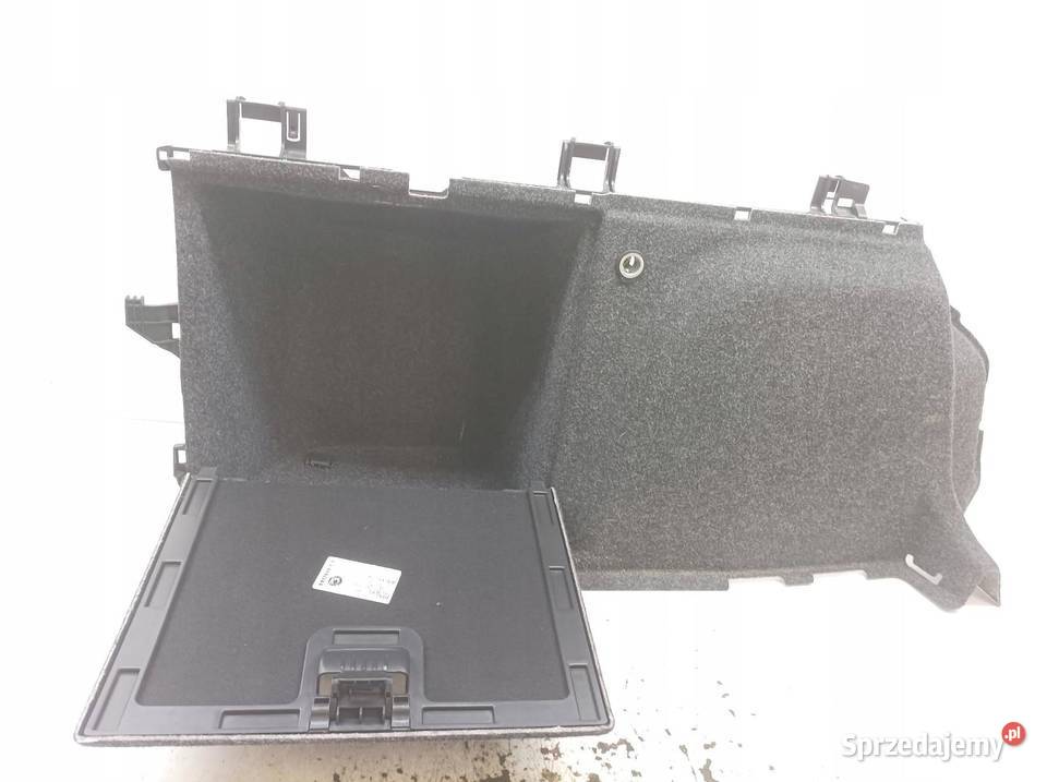 TAPICERKA BOCZEK BAGAŻNIKA LEWY KOMBI 3T Motoryzacja