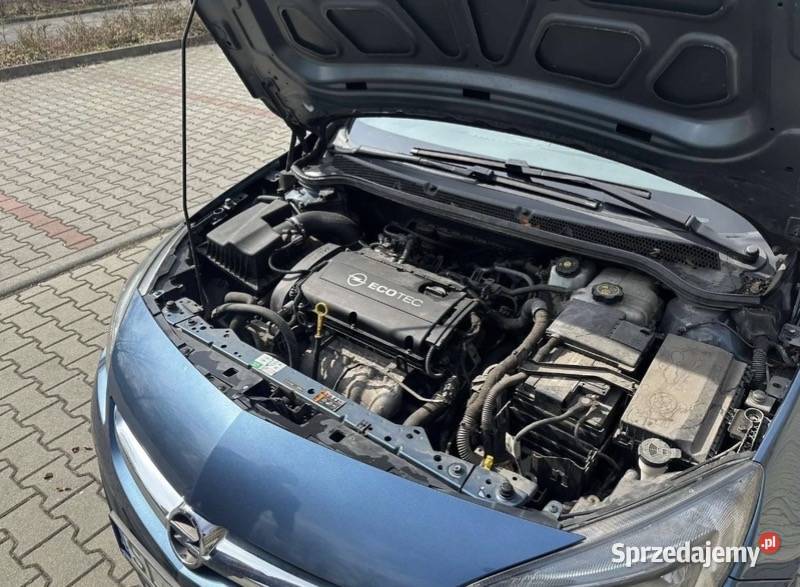 Opel Astra J 16 benzyna nieuszkodzony Astra Rzeszów