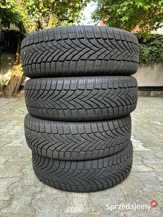 Sprzedam 4 prawie nowe zimowe opony 20560 R16 Opalenica