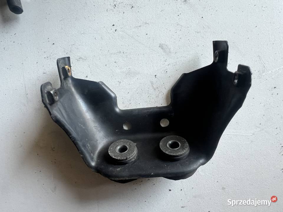 Uchwyt mocowanie zbiornika baku Triumph Trophy