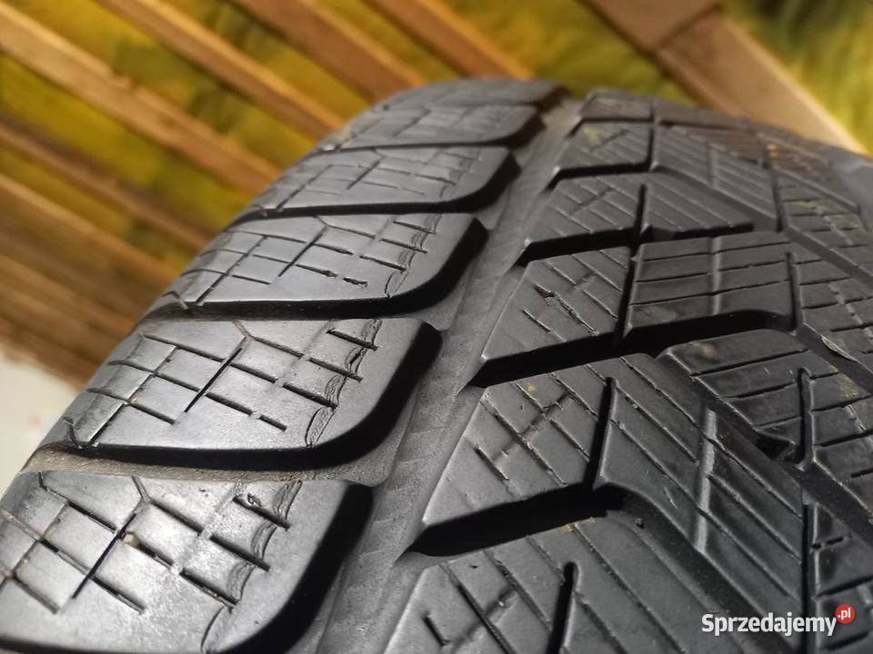 4x Opona UŻYWANA ZIMOWA 21560R17 PIRELLI 208