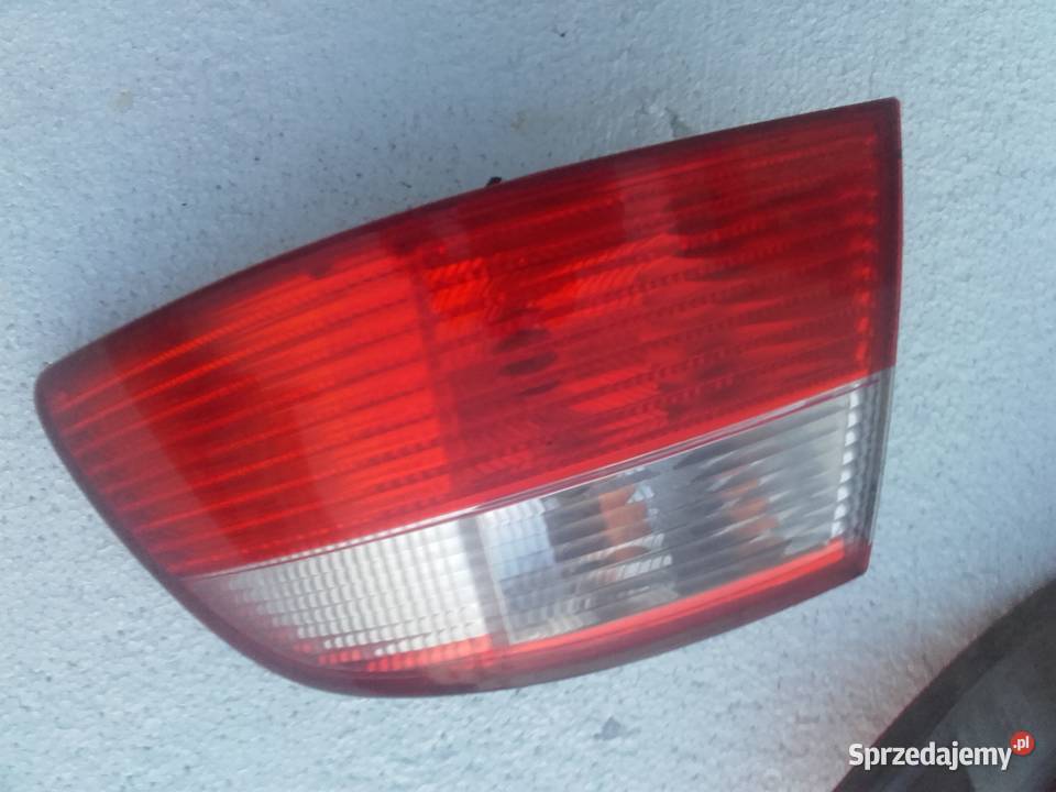 Fiat Albea Lewa prawa lampa tylna osobowe Łódź