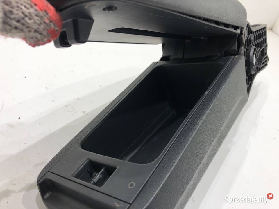 PODŁOKIETNIK SKODA RAPID Kombi 6V0864207 osobowe