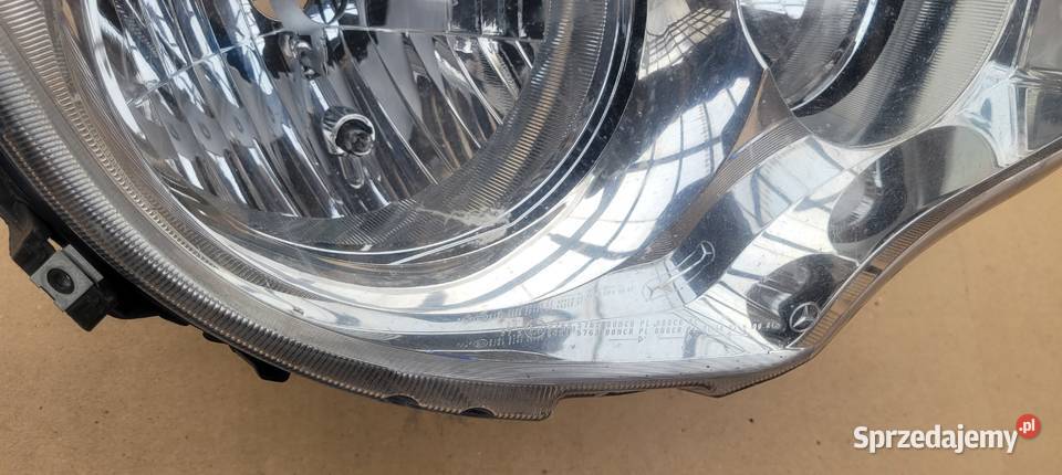 LAMPA PRAWA REFLEKTOR MERCEDES ACTROS MP4 osobowe