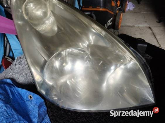 Lampy przód lewa prawa toyota corolla Verso 2006 Rok produkcji 2006 Części samochodowe małopolskie