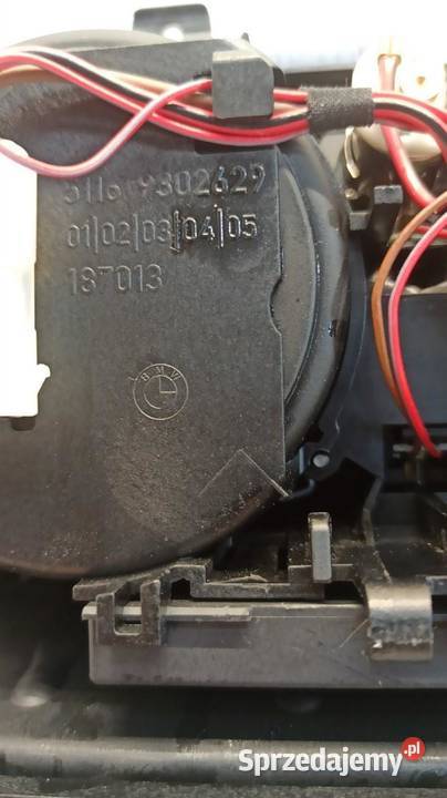 BMW 7 G11 SCHOWEK NA KUBKI DEKOR TUNELU 9302629 sprzedam