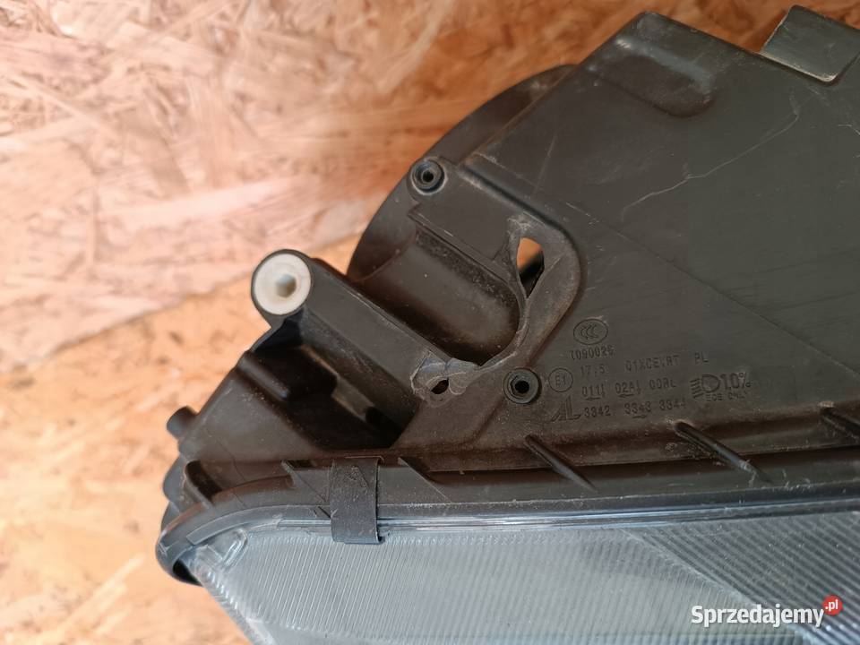 REFLEKTOR LAMPA PRAWA PRZÓD EU 5E1941016B SKODA Lampy przednie Oświetlenie Nowy Tomyśl sprzedam