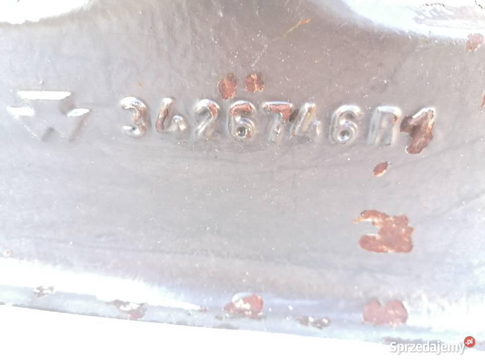Zwrotnica Massey Ferguson 30703075 3080 3085 Zajęczniki