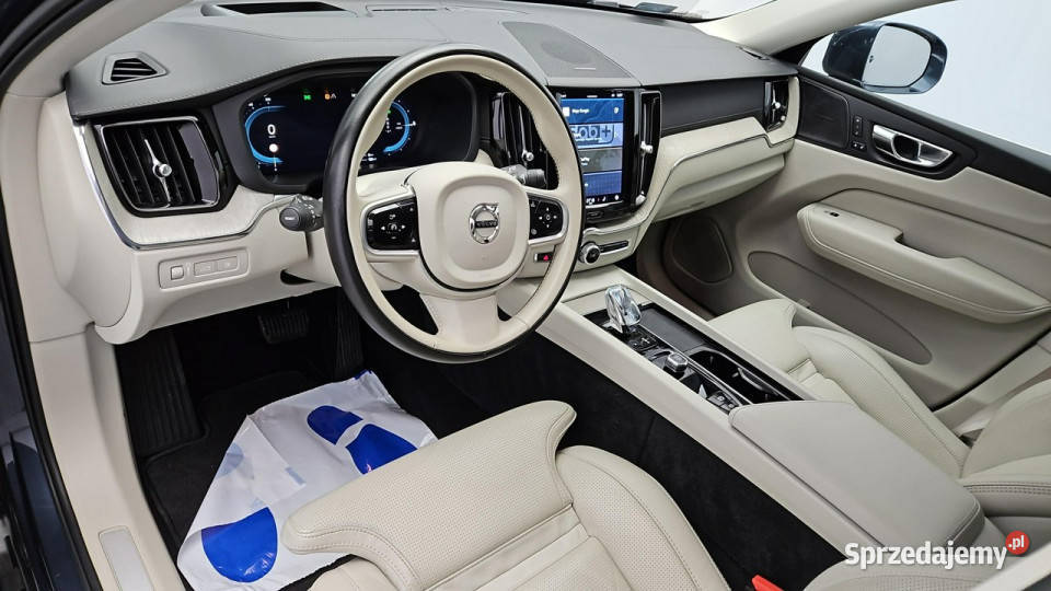 Volvo XC 60 PlugIn Hybrid AWD Inscription aut Z czujnik deszczu sprzedam