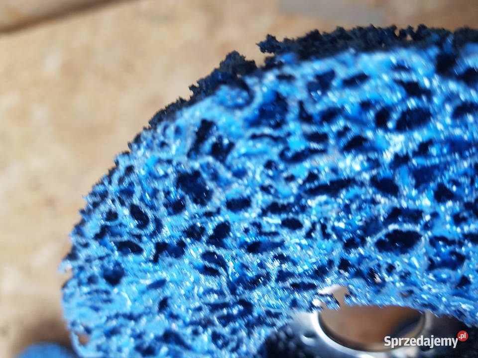 Ściernica włosy murzyna z włókniny 125mm Głogowa