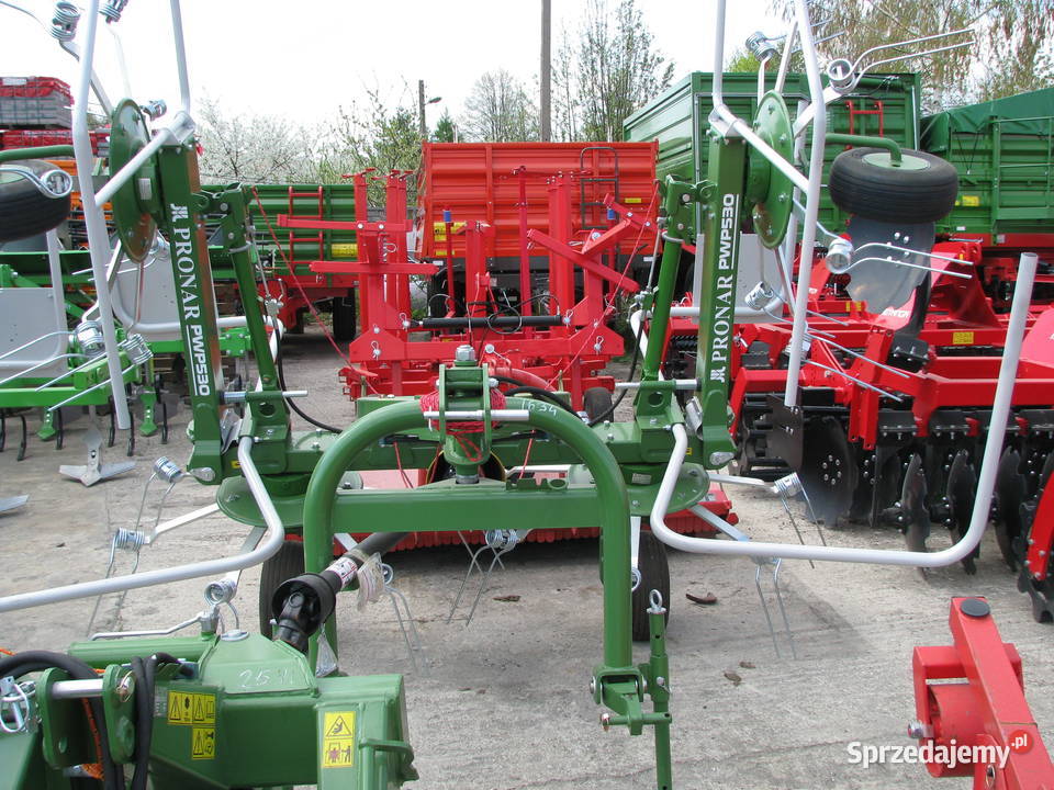 Przetrząsacz pokosów 4 karuzelowy PWP460 PRONAR Zgrabiarki i przetrząsacze Opoczno