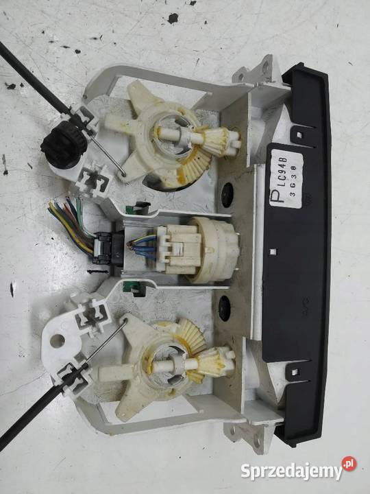 PANEL NAWIEWU LC94B 3G30 Mazda MPV II 19992006