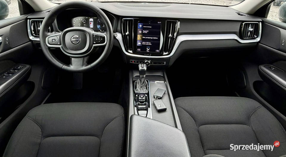 Volvo V60 AWD4x4Momentum ProGwarancja II 2018 gniazdo USB Kamienna Góra