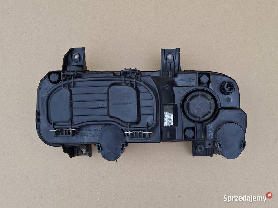 MERCEDES ATEGO REFLEKTOR LEWY ORYGINAŁ LAMPA Bieleń
