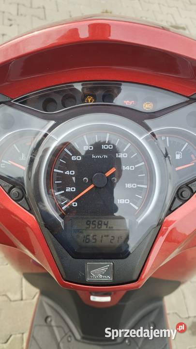 Sprzedam skuter Honda SH300i 2019 mały Rok produkcji 2019 Strzegom