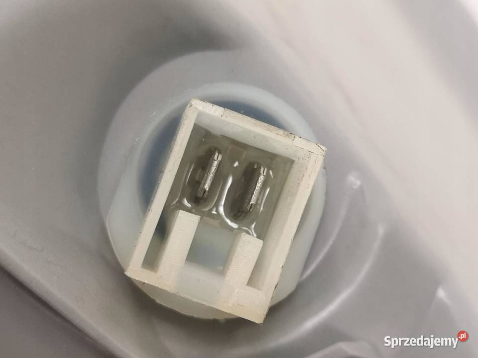 LAMPA PRAWY PRZÓD FIAT UNO 19891995 NOWA MAGNETI Lampy przeciwmgielne