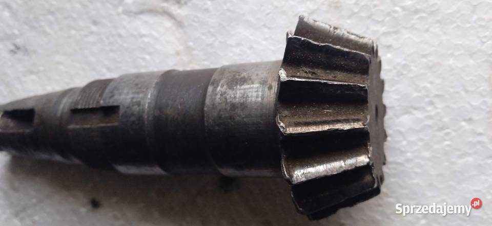 Wałek atakujący do przystawki kątowej Jasieniec sprzedam