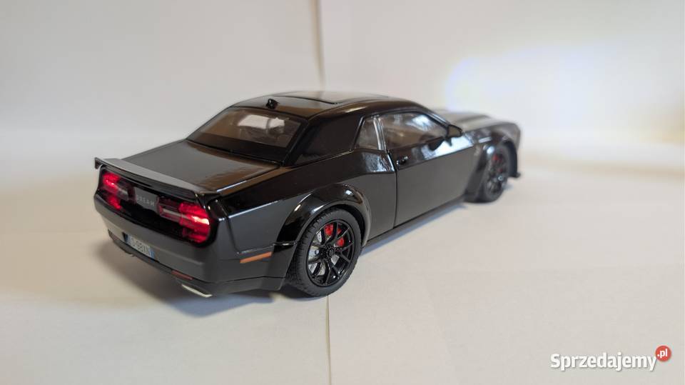 Dodge chellenger srt skala 124 21 model wielkopolskie Turkowice