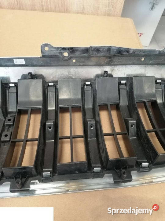 Suzuki sx4 scross atrapa grill chrom osobowe Kozubszczyzna sprzedam